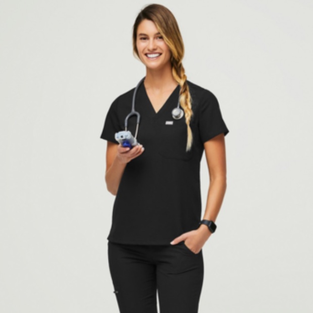 Figs Catarina One Pocket Scrub Top in Black- Size Small
